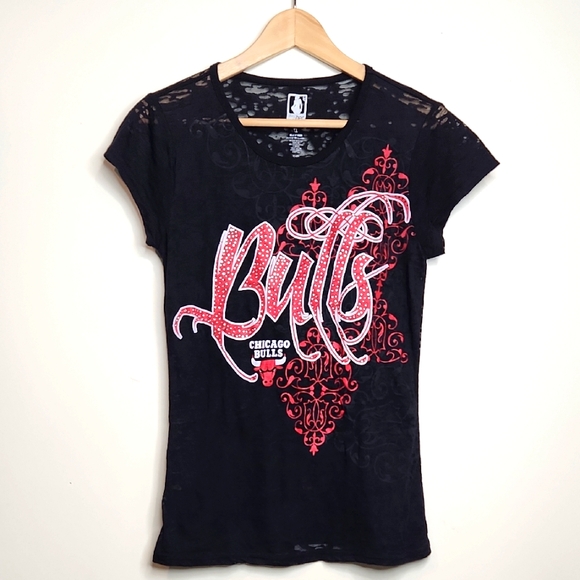 Nba Women's Chicago Bulls Unk Women's Black and Red Graphic Tee Sporty - Picture 1 of 5